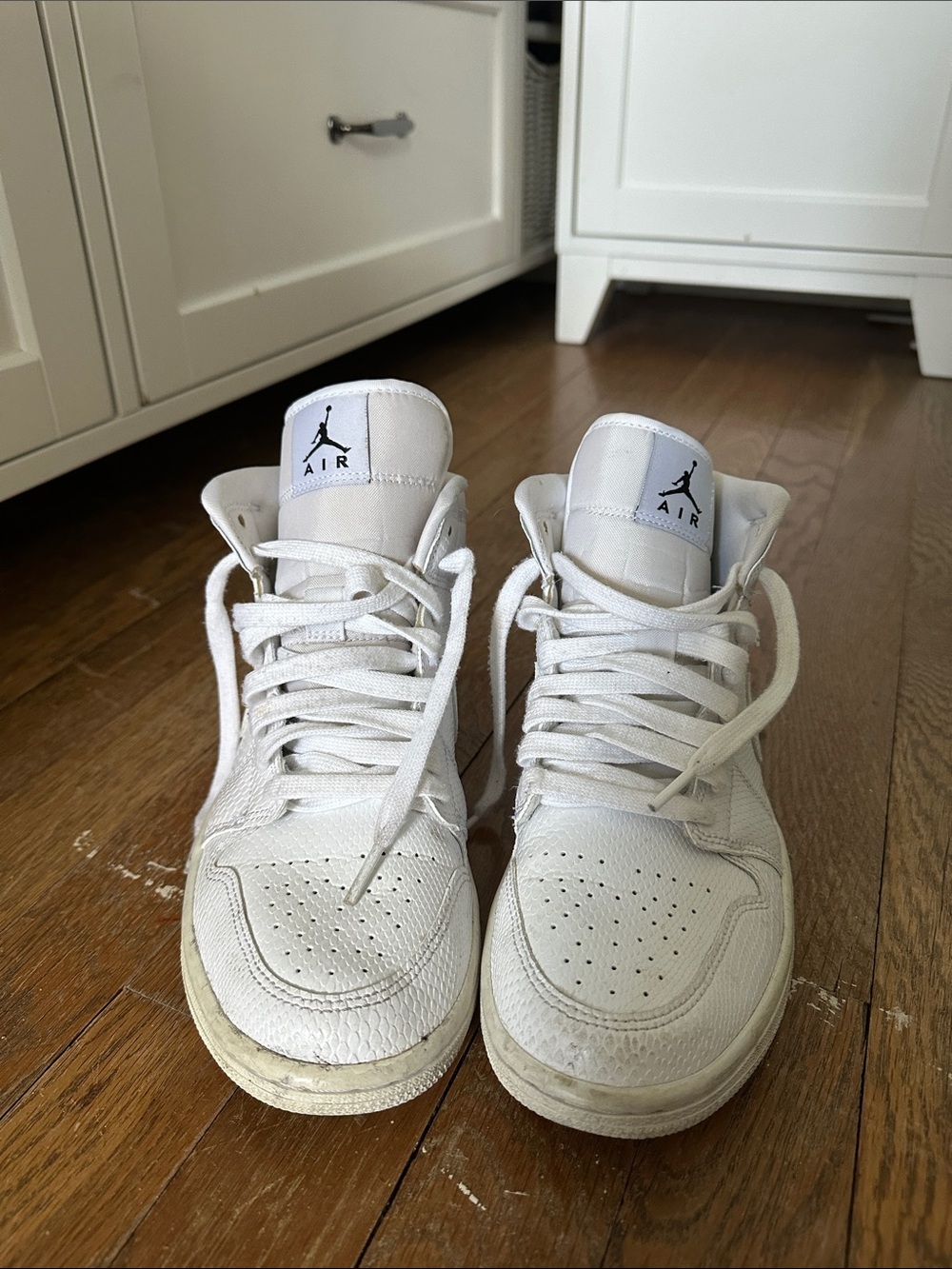 White Nike Air Jordan
